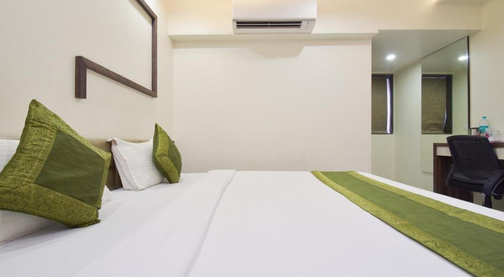 Hotel Palliate Ahmedabad Ngoại thất bức ảnh