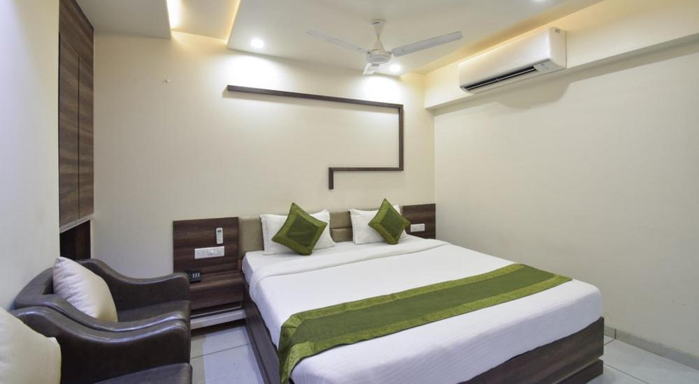 Hotel Palliate Ahmedabad Ngoại thất bức ảnh