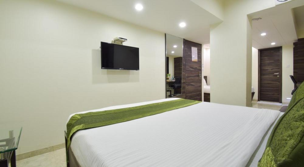 Hotel Palliate Ahmedabad Ngoại thất bức ảnh